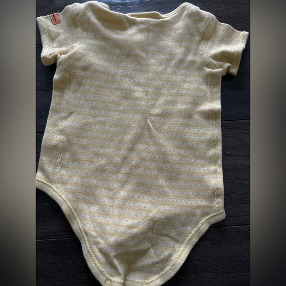 Vintage Y2K 3-6 Month John Lennon Carter's Yellow Bodysuit Cotton Imagine Onsie - Picture 3 of 5